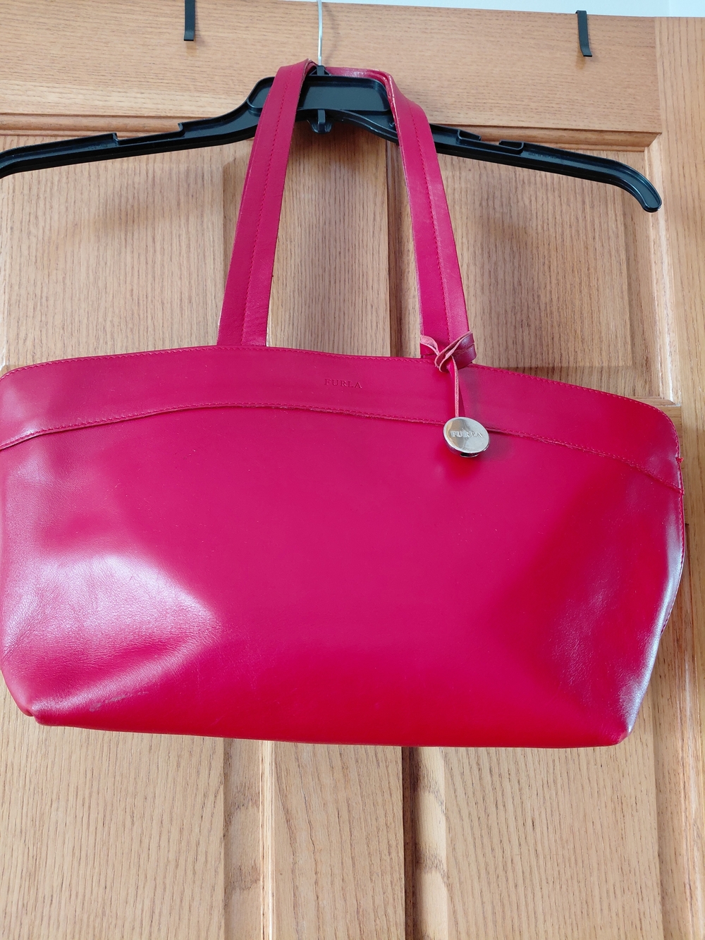 Furla Red Leather Tote Bag - Sleek Everyday Carry - Picture 3 of 7
